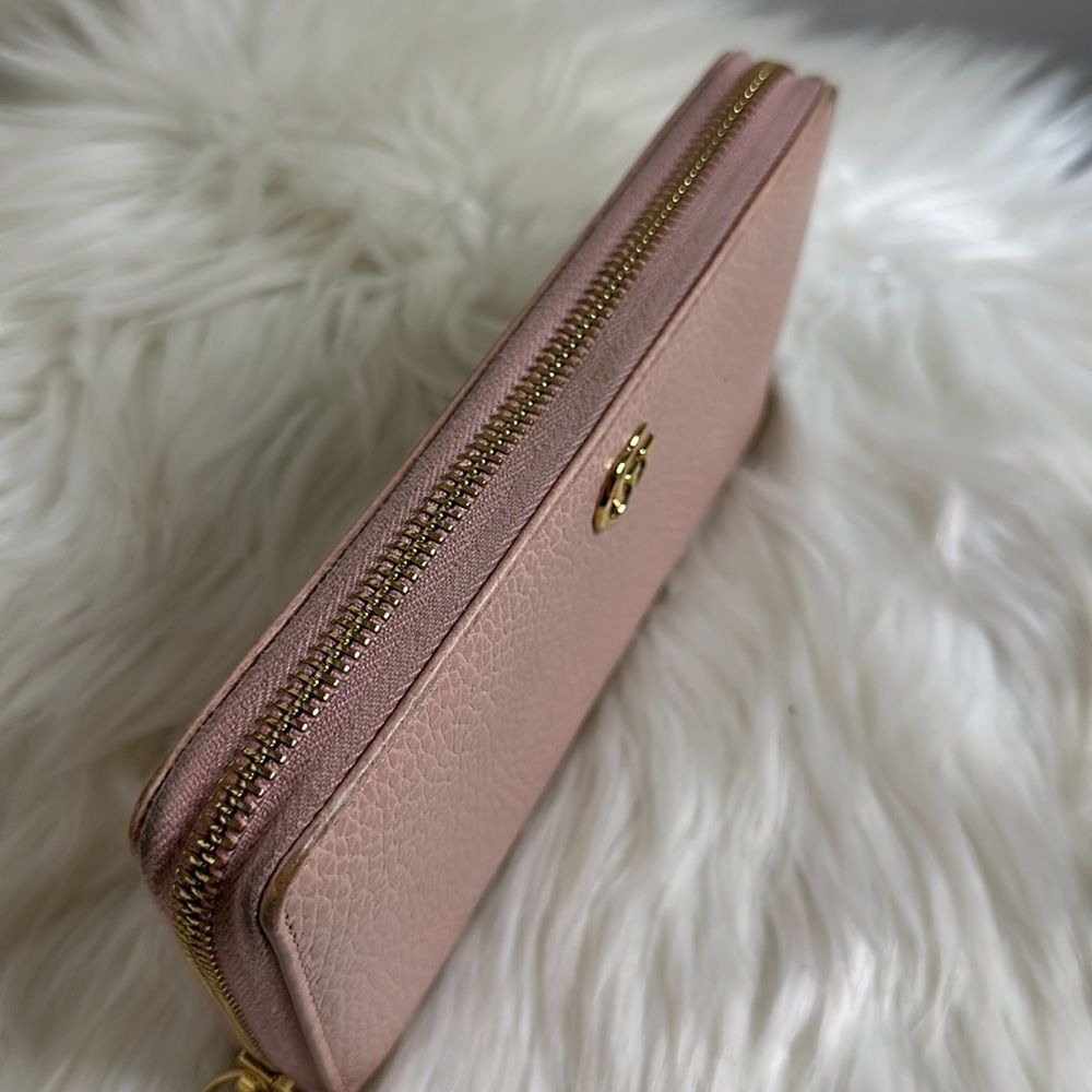 💯 Authentic Gucci GG Long Zipped Around Leather Wallet 🍀 - Picture 3 of 15